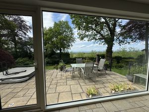 VERANDA/ENTERTAINING AREA- click for photo gallery